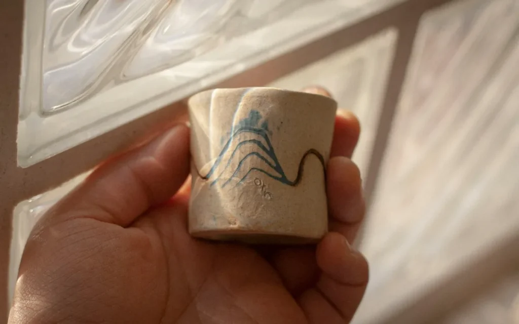 Caneca personalizada de cerâmica: ideias para presentear com significado